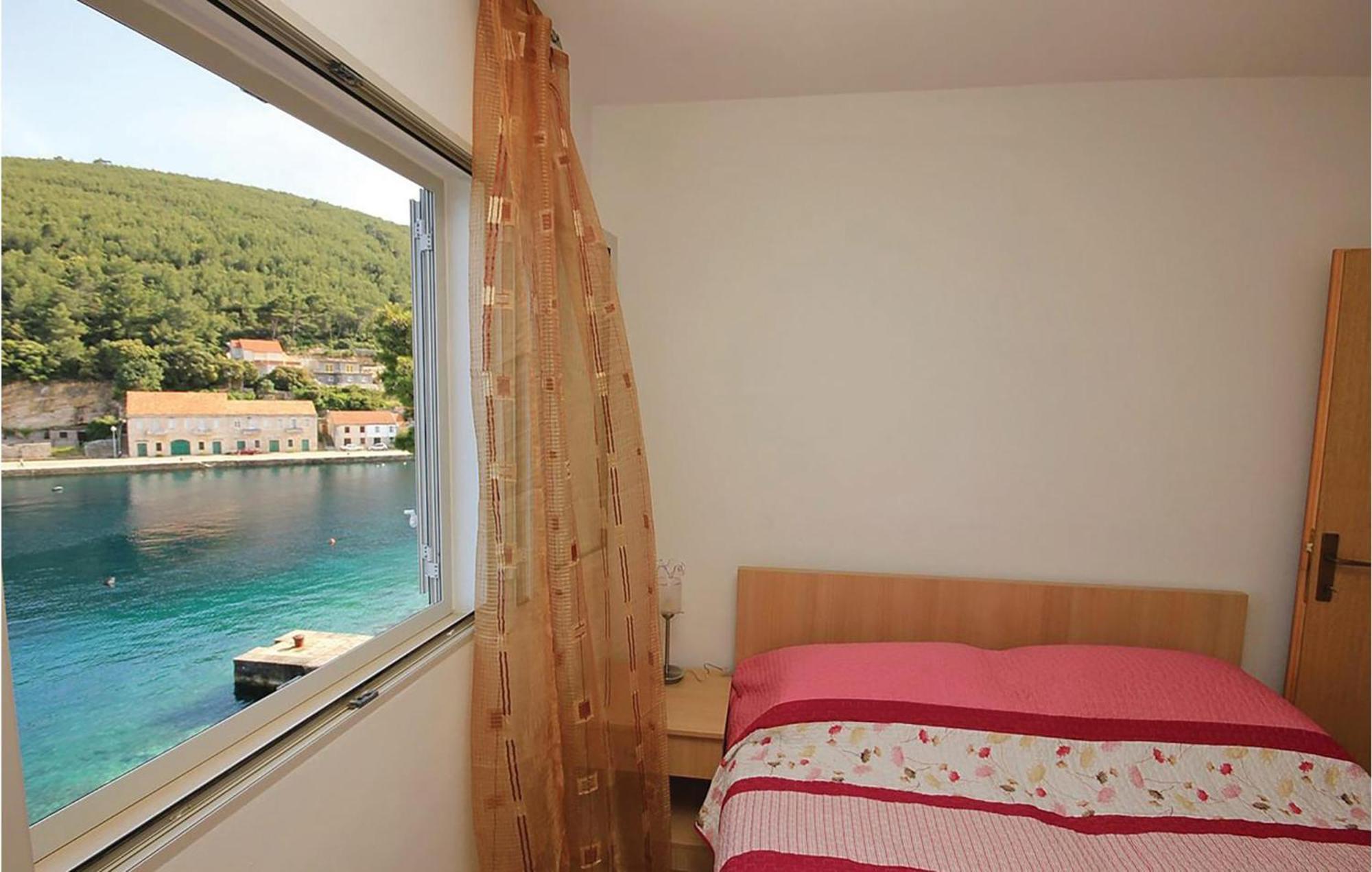 Cozy Apartment In Prigradica With House Sea View Exterior foto