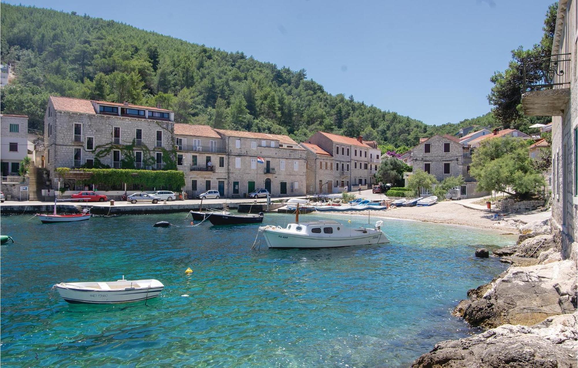 Cozy Apartment In Prigradica With House Sea View Exterior foto